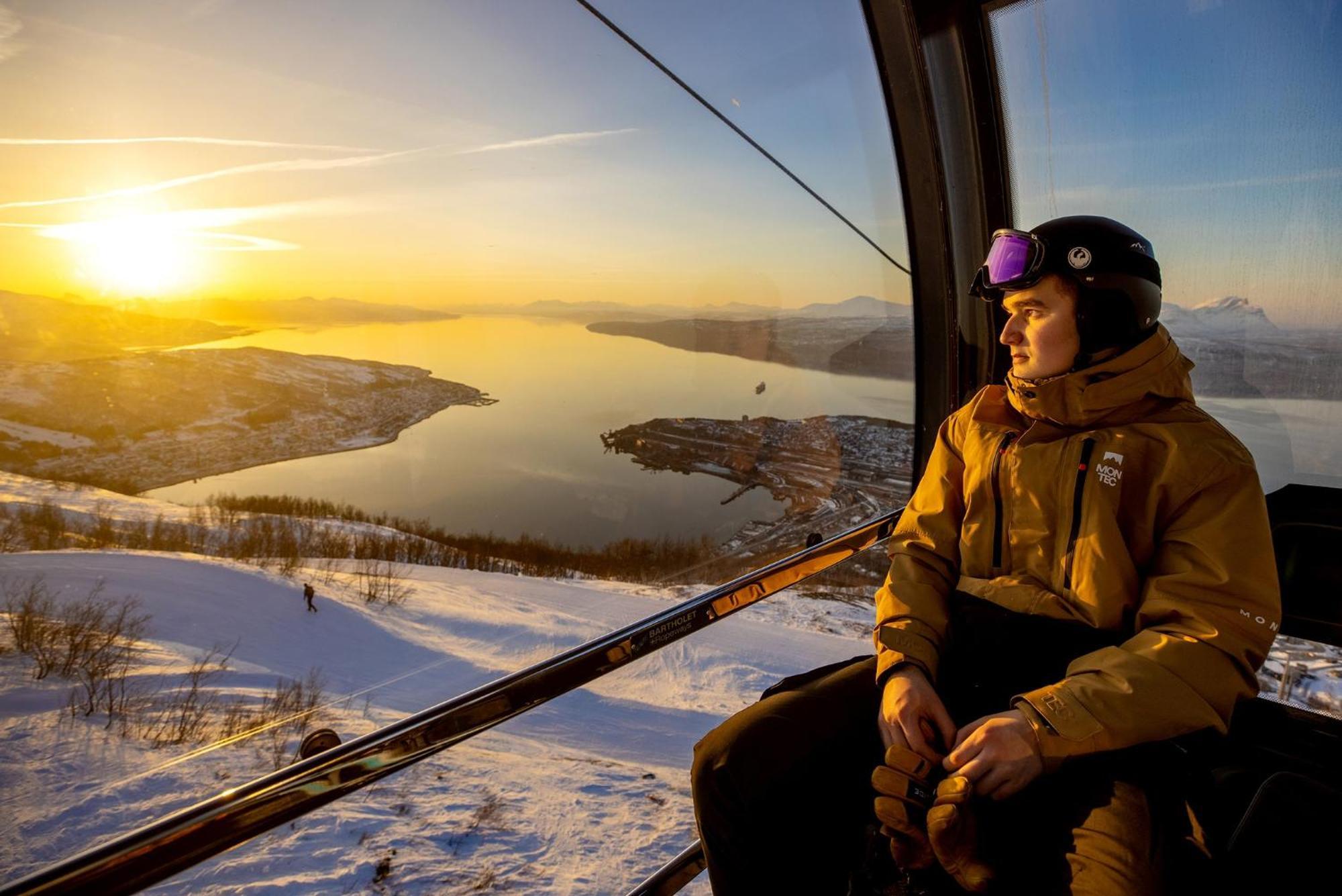 Railside Track Apartment Narvik Buitenkant foto